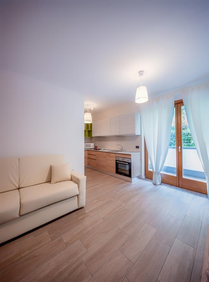 Residenza Finestra Sul Parco Apartment Comano Terme Exterior photo