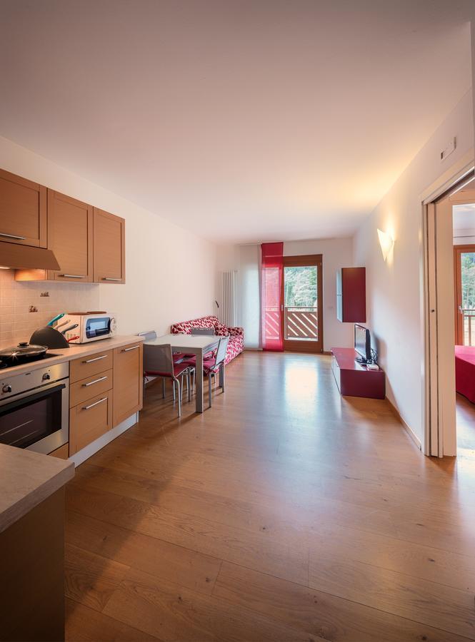 Residenza Finestra Sul Parco Apartment Comano Terme Exterior photo