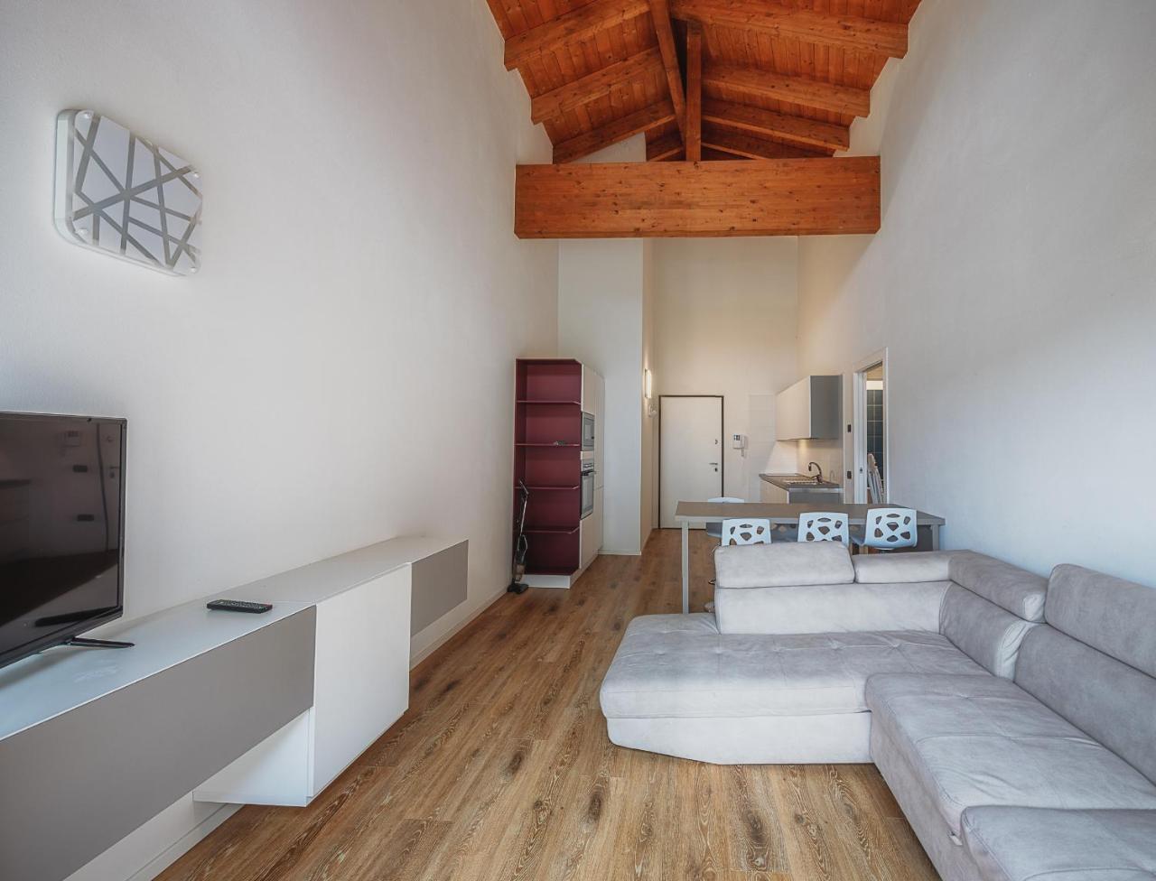 Residenza Finestra Sul Parco Apartment Comano Terme Exterior photo